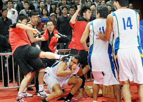 中国男篮斗殴事件
